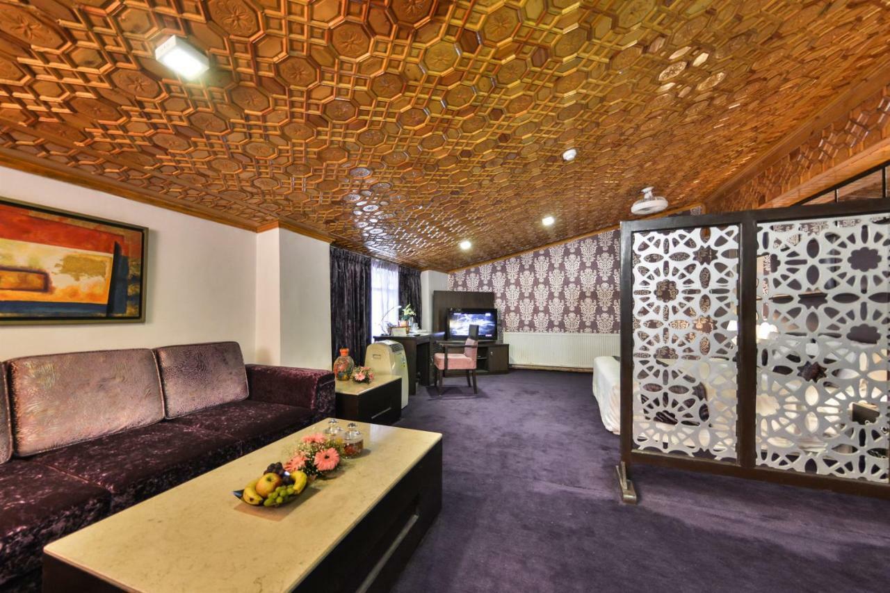 Batra Hotels And Residences Srīnagar Exteriér fotografie