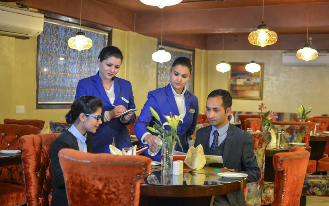 Batra Hotels And Residences Srīnagar Exteriér fotografie